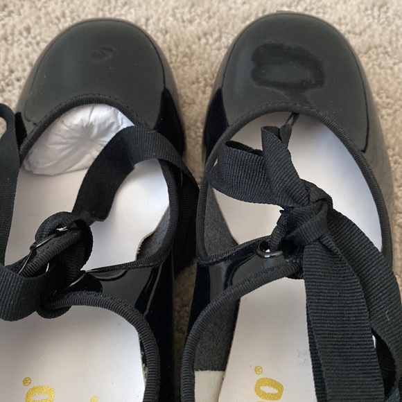 Girls Tempo Leo’s black tap shoes - Picture 2 of 4